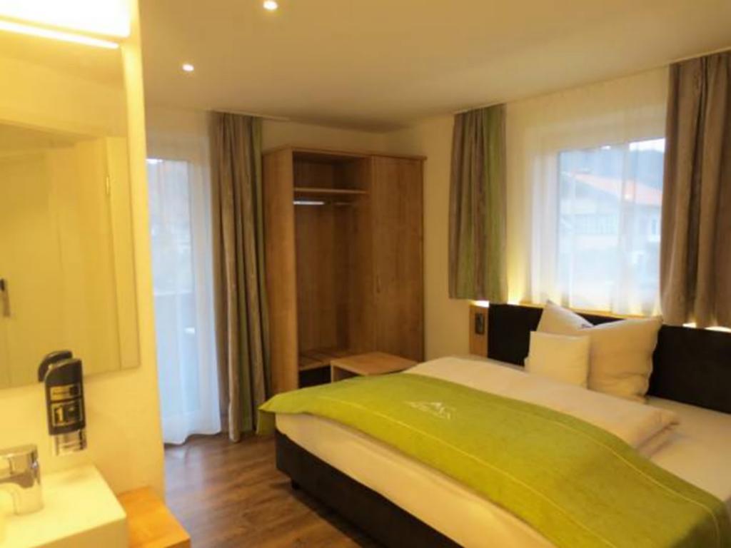 Hotel Alp Inn - Chiemgaukarte Inclusive Ruhpolding Kültér fotó