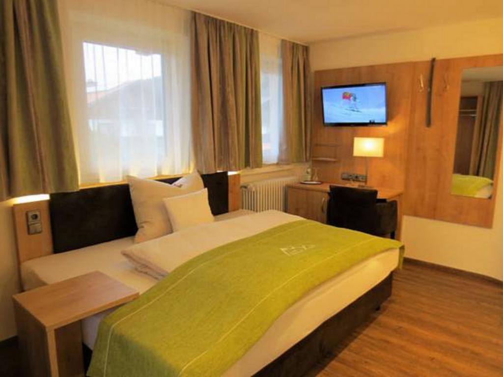 Hotel Alp Inn - Chiemgaukarte Inclusive Ruhpolding Kültér fotó